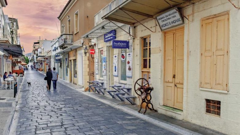 Η Άνδρος βραβεύτηκε από τους Βρετανούς ως «καλύτερος προορισμός περιπάτου»