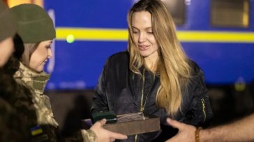 Η Αντζελίνα Τζολί επισκέφτηκε την εμπόλεμη ζώνη στην Ουκρανία και μιλάει για την εμπειρία της