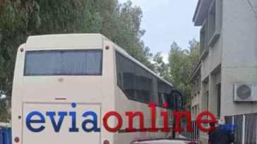 Εύβοια: Λεωφορείο που μετέφερε μαθητές τράκαρε με Ι.Χ