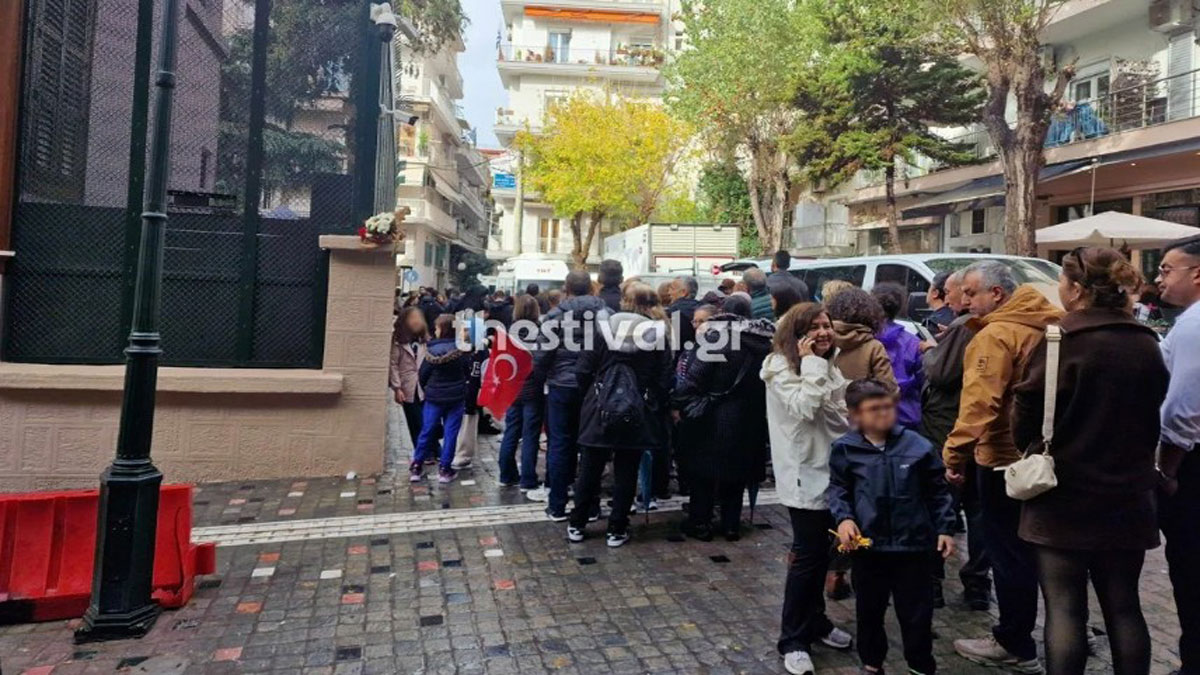 Ουρές έξω από την ανακαινισμένη οικία του Κεμάλ Ατατούρκ στη Θεσσαλονίκη