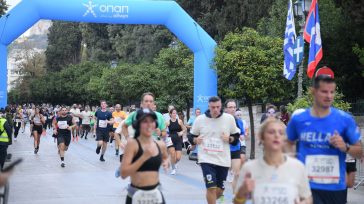 Το μεγαλύτερό βήμα τους μέχρι το επόμενο έκαναν οι δρομείς του 42ου Αυθεντικού Μαραθωνίου της Αθήνας