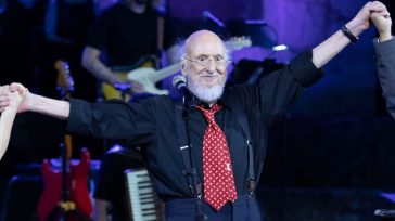 Διονύσης Σαββόπουλος: Το τελευταίο ιδιόχειρο σημείωμα στον πρώτο δίσκο που θα κυκλοφορήσει μετά το θάνατό του