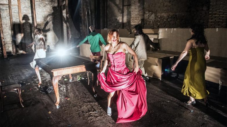 «Η Ήμερη»: Δύο έξτρα παραστάσεις για το συγκλονιστικό έργο του Ντοστογιέφσκι στο Θέατρο Σφενδόνη «Η Ήμερη»: Δύο έξτρα παραστάσεις για το συγκλονιστικό έργο του Ντοστογιέφσκι στο Θέατρο Σφενδόνη