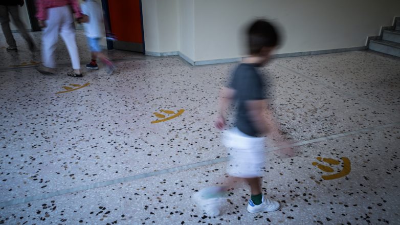 Κάτω Αχαΐα: Απολογούνται οι μαθητές που πούλησαν για 15 ευρώ χασίς σε 13χρονο και κατέρρευσε στο σχολείο Κάτω Αχαΐα: Απολογούνται οι μαθητές που πούλησαν για 15 ευρώ χασίς σε 13χρονο και κατέρρευσε στο σχολείο