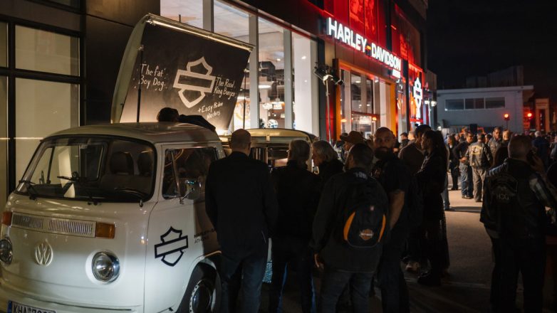 Η Harley-Davidson γιόρτασε τα εγκαίνια του νέου της καταστήματος στην Αττική με ένα εντυπωσιακό opening event! Η Harley-Davidson γιόρτασε τα εγκαίνια του νέου της καταστήματος στην Αττική με ένα εντυπωσιακό opening event!