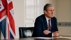 Στάρμερ: Ειρήνη στην Ουκρανία, πίεση στη Ρωσία