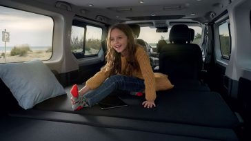 Σας αρέσουν τα ταξίδια με το αυτοκίνητο; Το νέο Trafic Escapade της Renault θα έχει κρεβάτι, κουζίνα και βρύση 