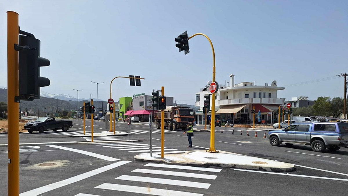 Χανιά: Τραυματίστηκε γυναίκα έπειτα από σύγκρουση αυτοκινήτου με μηχανάκι