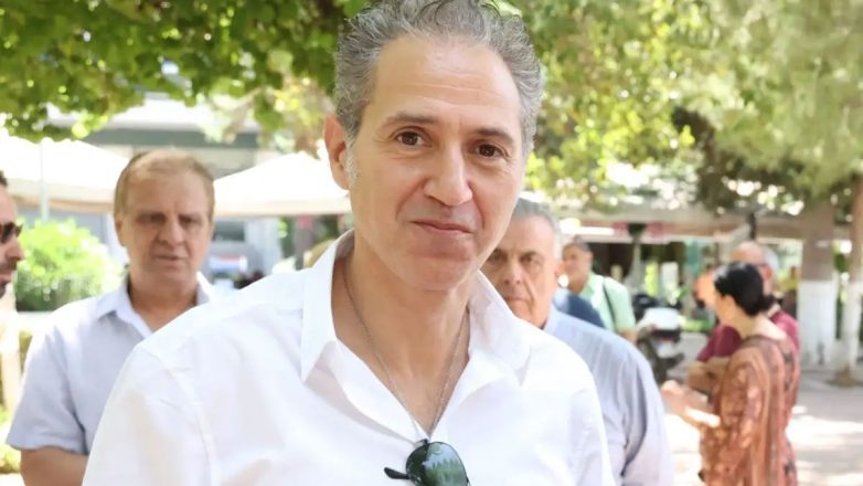 Δημήτρης Κόκοτας: Τι συμβαίνει με την υγεία του τραγουδιστή; Η σύζυγος διαψεύδει το εξιτήριο Δημήτρης Κόκοτας: Τι συμβαίνει με την υγεία του τραγουδιστή; Η σύζυγος διαψεύδει το εξιτήριο