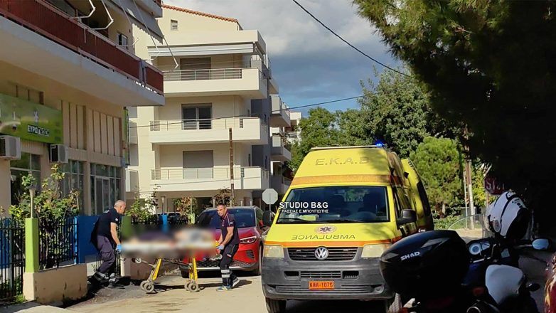 Στο νοσοκομείο ηλικιωμένος που έπεσε από μπαλκόνι