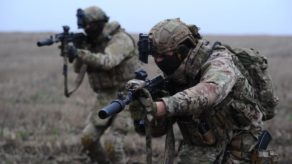 Οκτώ χώρες προσφέρουν 500 εκατ. δολάρια για στρατιωτική βοήθεια στην Ουκρανία