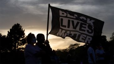 «Shoot the People»: Ντοκιμαντέρ για τη ζωή και το έργο του φωτογράφου και κοινωνικού ακτιβιστή, Μίσαν Χάριμαν