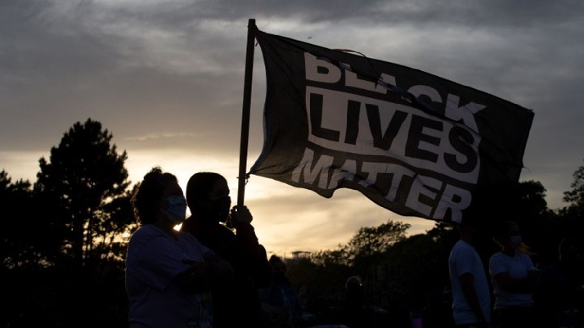 «Shoot the People»: Ντοκιμαντέρ για τη ζωή και το έργο του φωτογράφου και κοινωνικού ακτιβιστή, Μίσαν Χάριμαν