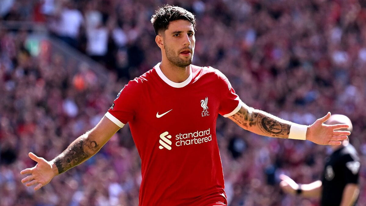 Λίβερπουλ: Επαφές για νέο συμβόλαιο με τους Σόμποσλαϊ και Γκράβενμπερχ