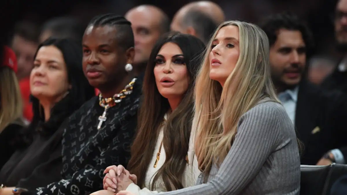 Κίμπερλι Γκίλφοϊλ: Με άψογο στυλ στο ΣΕΦ για να δει τον Ολυμπιακό – Νέες φωτογραφίες