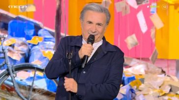 Λάκης Λαζόπουλος: «Να μου αποδείξεις ότι είσαι έξυπνος, όχι πονηρός» – Άγρια επίθεση στον Γιώργο Λιάγκα!