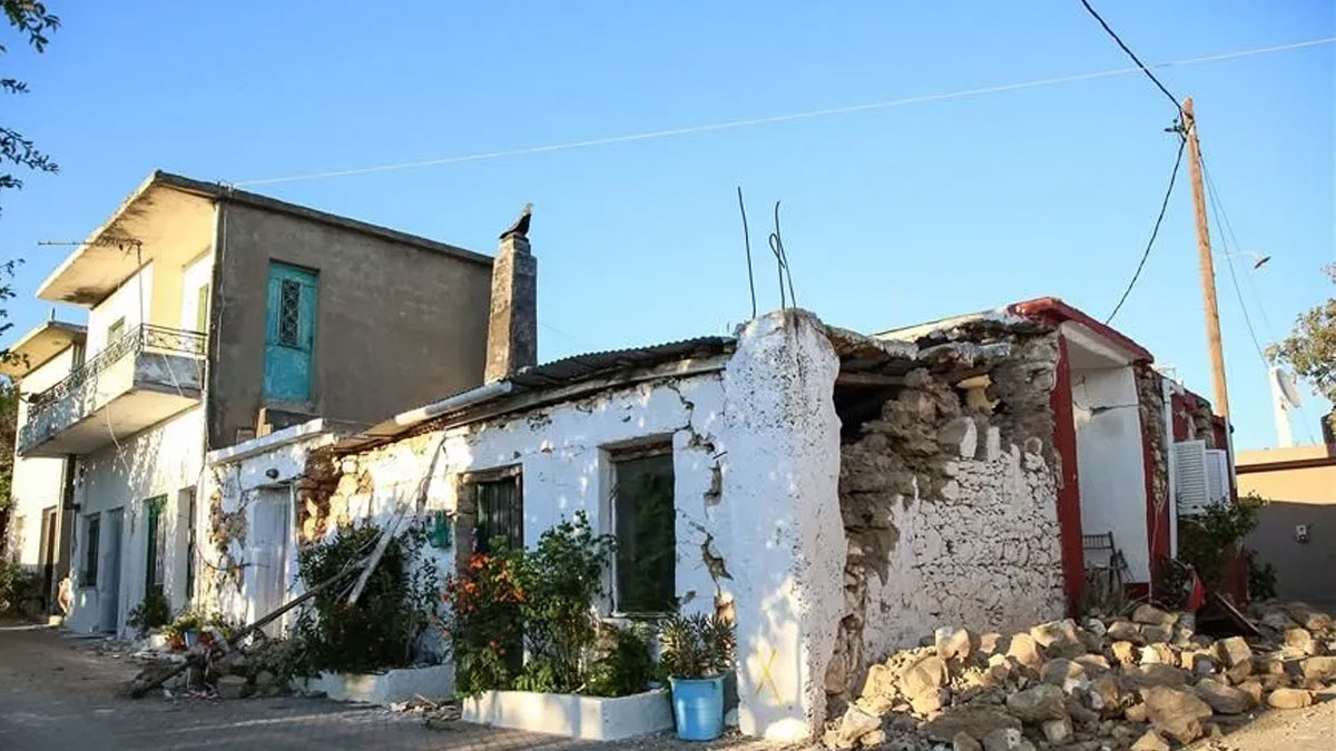 Βγάζουν «στο σφυρί» περιουσίες σεισμόπληκτων για 2.000 και 3.000 ευρώ!