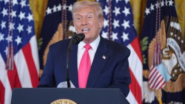 Ντόναλτ Τραμπ: «Ο Έπστιν ήταν Δημοκρατικός, όχι Ρεπουμπλικανός»