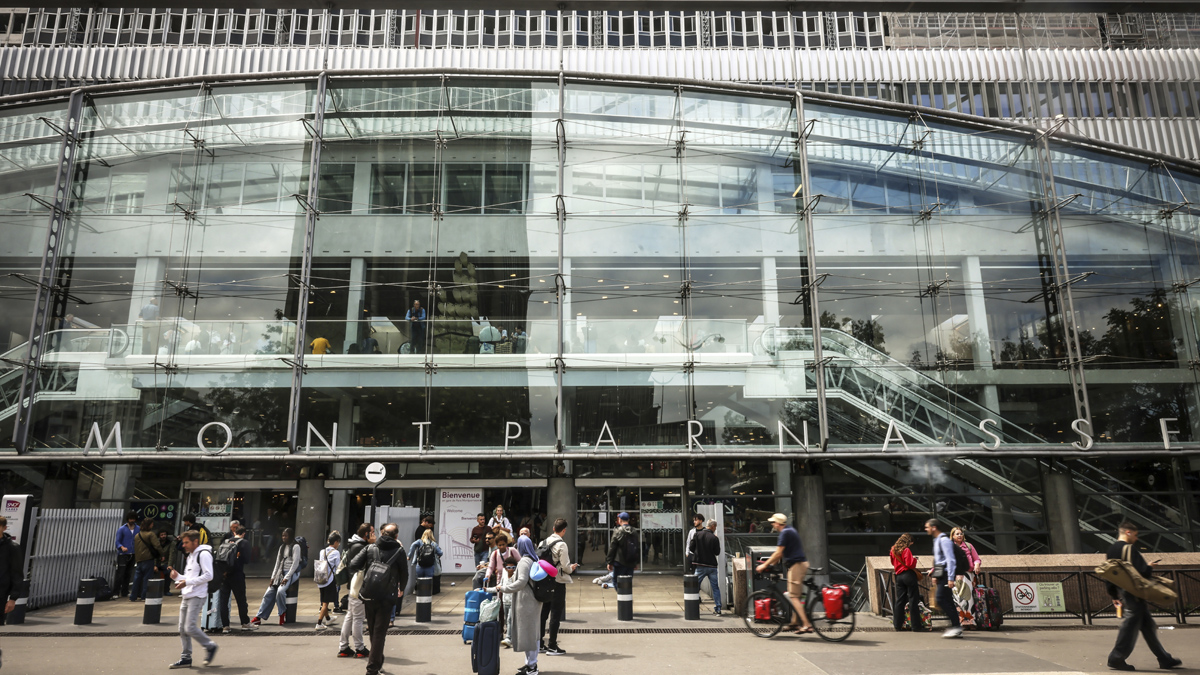 Έκτακτη αστυνομική επιχείρηση σε σιδηροδρομικό σταθμό στο Παρίσι – Ένας νεκρός