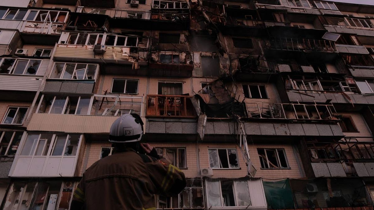 Κίεβο: Ένας νεκρός και δεκαπέντε τραυματίες από ρωσική επίθεση