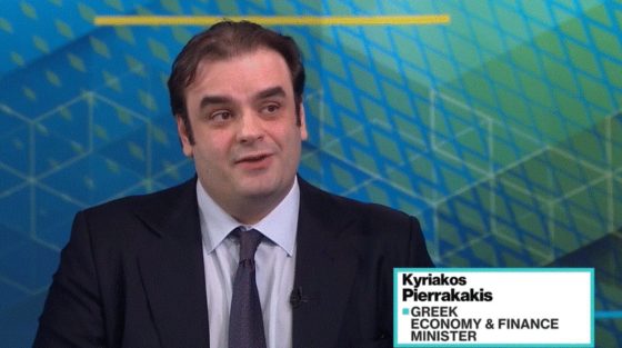 Πιερρακάκης σε Bloomberg: Το χρέος «οδεύει» προς το 120% του ΑΕΠ