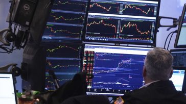 Μεικτά πρόσημα στη Wall Street