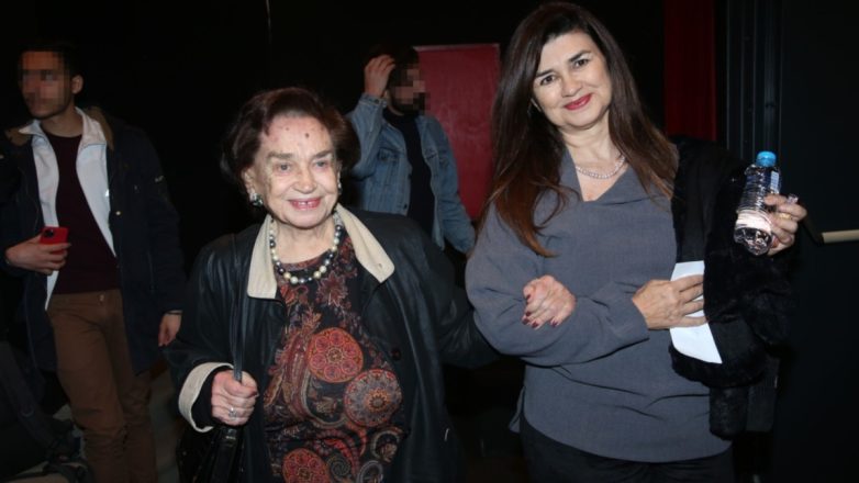 Άννα Κουρή: Βαρύ πένθος για την ηθοποιό – Έφυγε από τη ζωή η μητέρα της Άννα Κουρή: Βαρύ πένθος για την ηθοποιό – Έφυγε από τη ζωή η μητέρα της