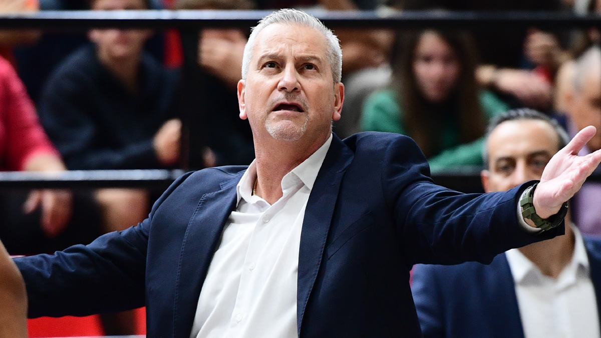 Ζούρος: «Οι παίκτες μας δεν θέλουν να παίξουν μπάσκετ»