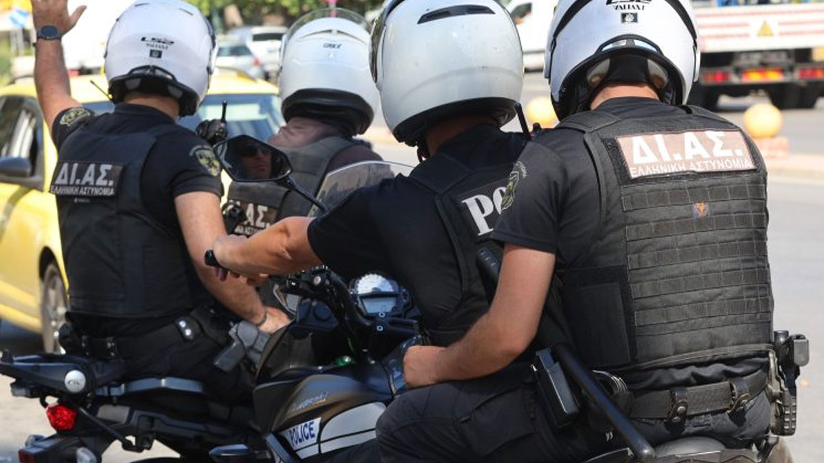 Απαγορεύονται οι δημόσιες συναθροίσεις στην Αττική την Κυριακή