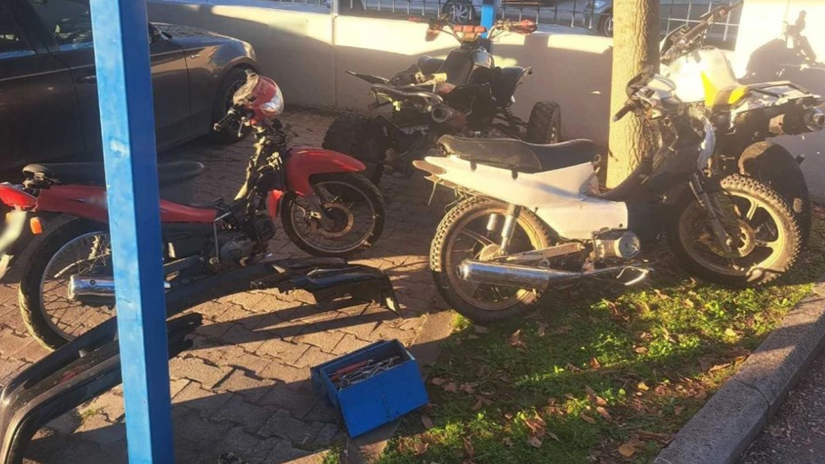 Έκλεβαν μηχανές και συνελήφθησαν