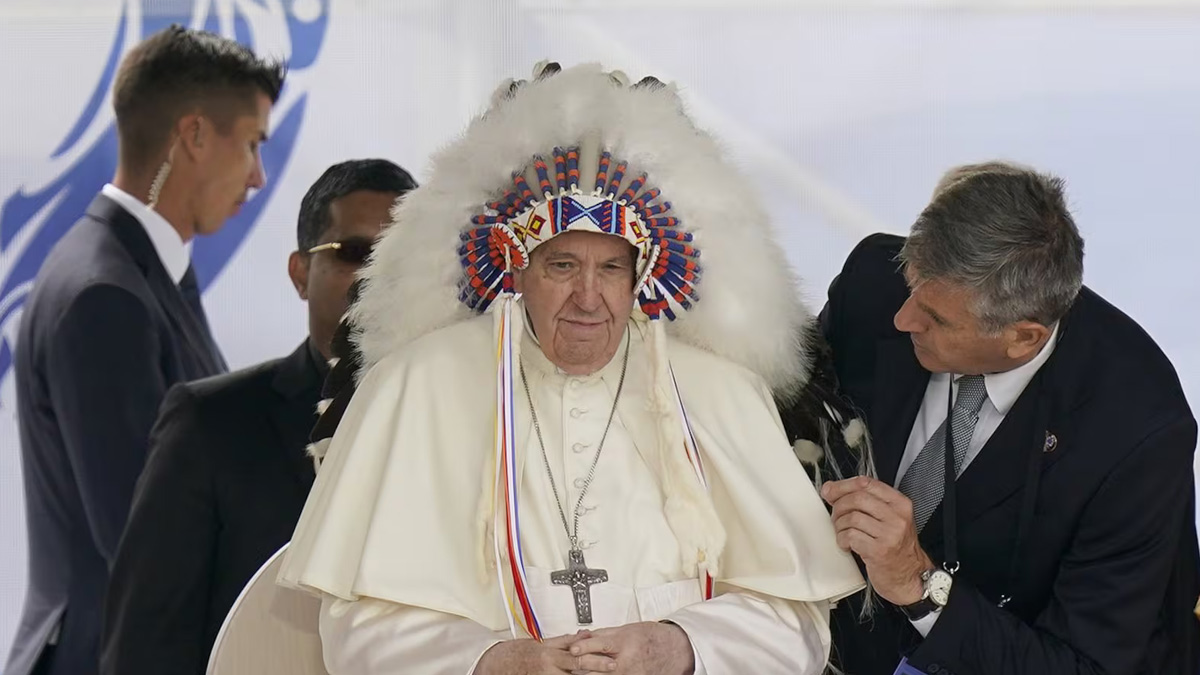 Το Βατικανό επέστρεψε 62 τεχνουργήματα των αυτοχθόνων του Καναδά