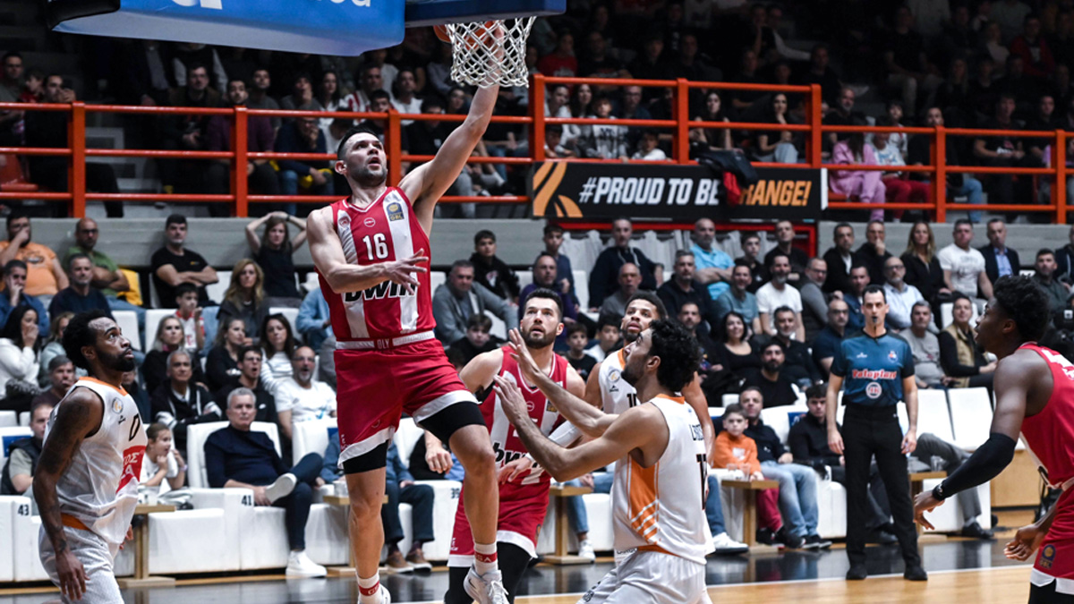 Άνετη νίκη για τον Ολυμπιακό στην Πάτρα, 88-64 τον Προμηθέα
