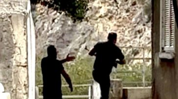 Βορίζια: Νέα φωτογραφία-ντοκουμέντο με το καλάσνικοφ