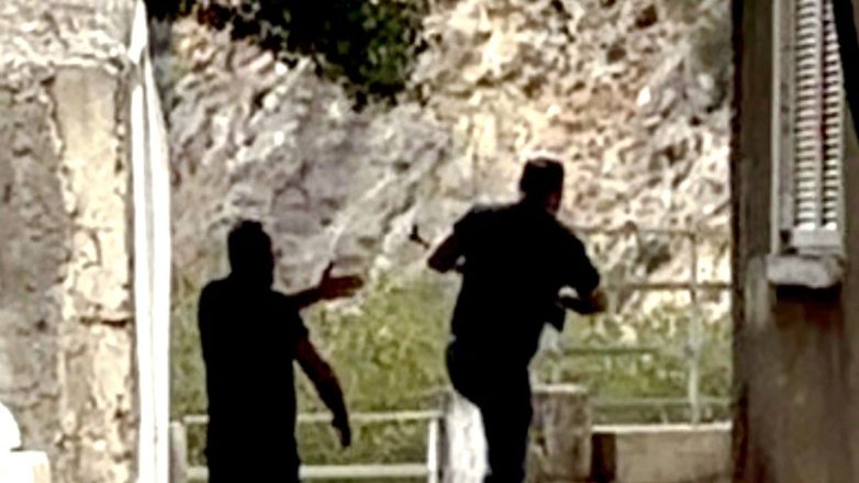 Βορίζια: Νέα φωτογραφία-ντοκουμέντο με το καλάσνικοφ Βορίζια: Νέα φωτογραφία-ντοκουμέντο με το καλάσνικοφ