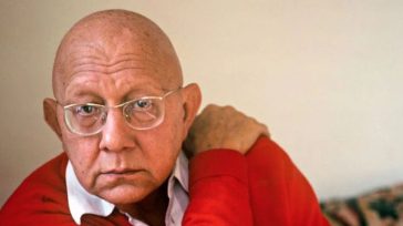 Καστοριάδης: «Ο καπιταλισμός λέει ότι δεν υπάρχουν κοινωνικές αξίες»