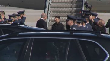 Στην Αθήνα για συνάντηση με Μητσοτάκη ο Ουκρανός πρόεδρος Βολιντίμιρ Ζελένσκι – Ζωντανή μετάδοση