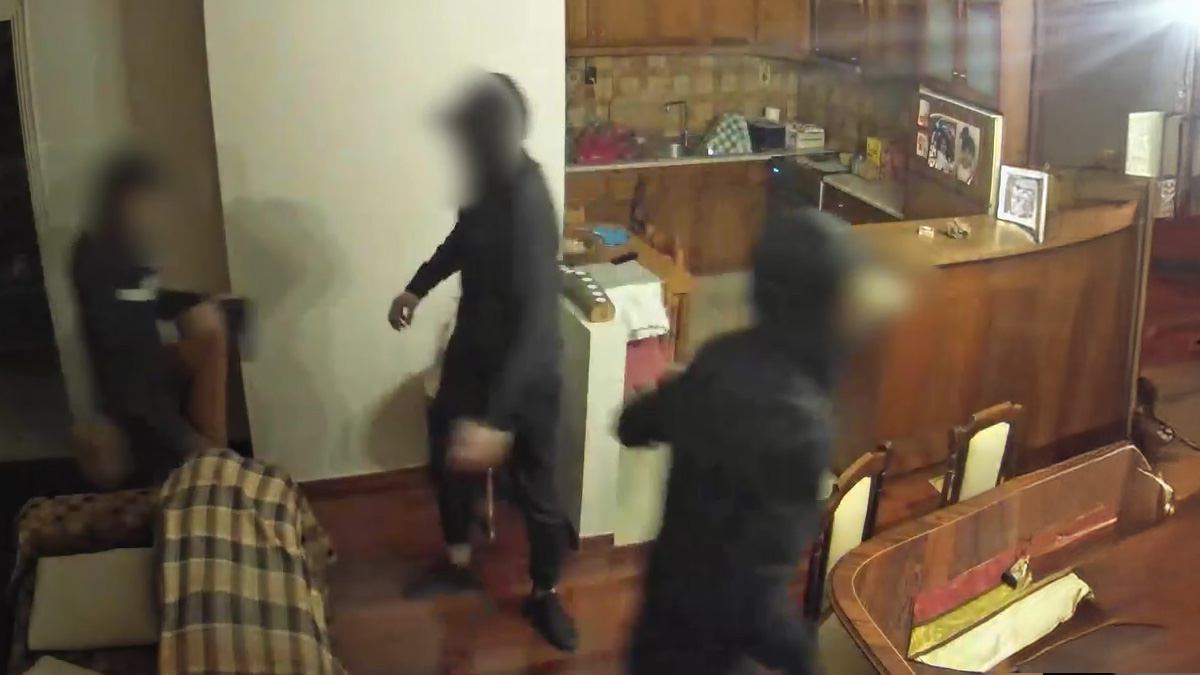 Έκαναν διάρρηξη με τα … φώτα ορθάνοιχτα στο Μπουρνάζι