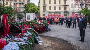 Τασούλας: Κατάθεση στεφανιού στο Πολυτεχνείο – «Φωνή που ταρακούνησε τη δικτατορία»