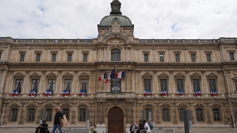 Απροσδόκητη ελληνική βοήθεια προς τη Γαλλία για να κλείσει ο προϋπολογισμός του 2026 Απροσδόκητη ελληνική βοήθεια προς τη Γαλλία για να κλείσει ο προϋπολογισμός του 2026