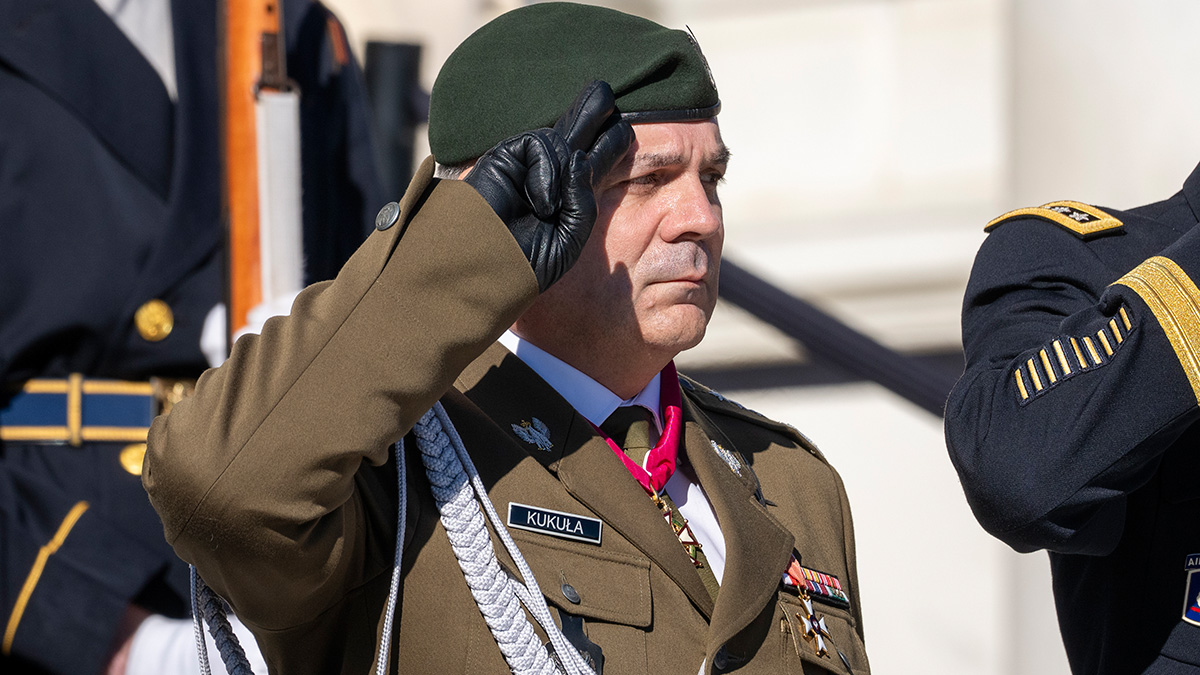 «Τύμπανα πολέμου» στην Πολωνία