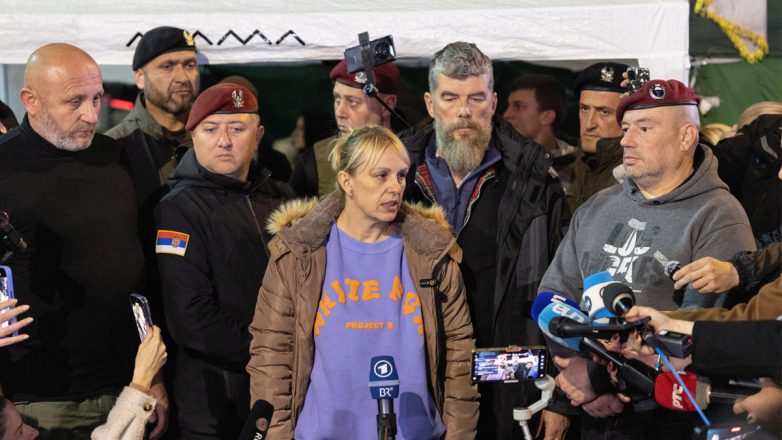 Σερβία: Μετά από 16 ημέρες τερμάτισε την απεργία πείνας η μητέρα θύματος της τραγωδίας στο Νόβι Σαντ Σερβία: Μετά από 16 ημέρες τερμάτισε την απεργία πείνας η μητέρα θύματος της τραγωδίας στο Νόβι Σαντ