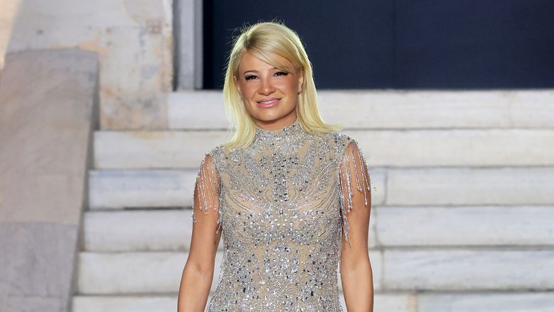 «Μοντέλο» για μια μέρα: Η εκθαμβωτική Φαίη Σκορδά στην πασαρέλα