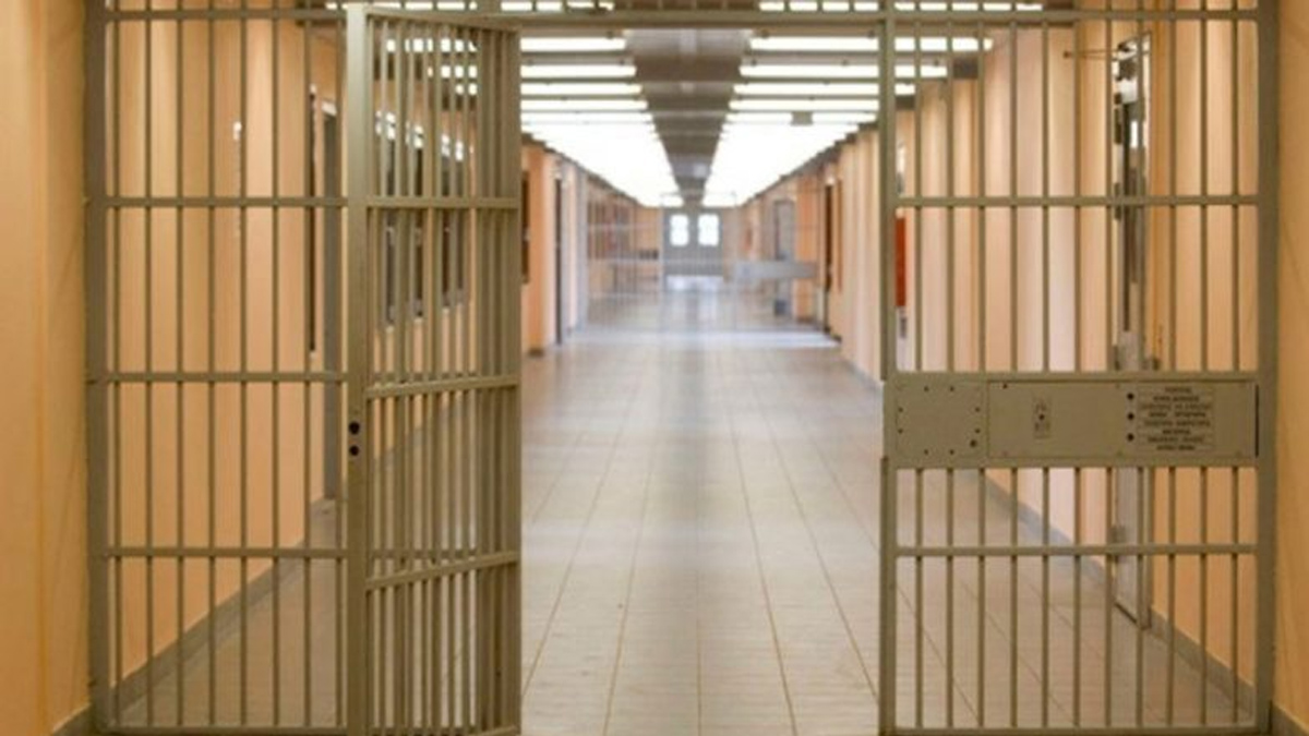 Στη φυλακή 51χρονος που βίαζε τη φίλη της κόρης του