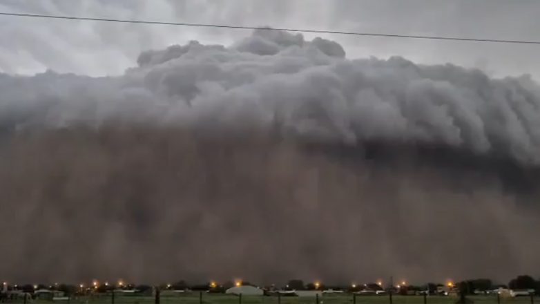 Μπουένος Άιρες: Μαύρα σύννεφα κάλυψαν όλη τη πόλη Μπουένος Άιρες: Μαύρα σύννεφα κάλυψαν όλη τη πόλη