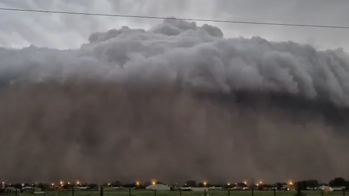 Μπουένος Άιρες: Μαύρα σύννεφα κάλυψαν όλη τη πόλη