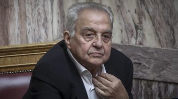 Πέθανε ο πρώην Υπουργός του ΣΥΡΙΖΑ Αλέκος Φλαμπουράρης