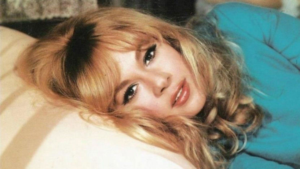 Αλίκη Βουγιουκλάκη: Πέθανε ο γυναικολόγος που την βοήθησε να μείνει έγκυος