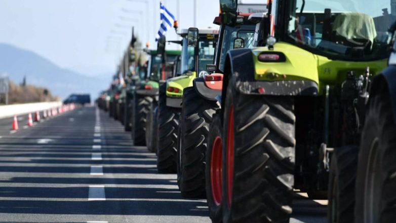 Nα βγουν στους δρόμους και να στήσουν μπλόκα ετοιμάζονται οι αγρότες Nα βγουν στους δρόμους και να στήσουν μπλόκα ετοιμάζονται οι αγρότες