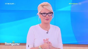 Φαίη Σκορδά: Επέστρεψε στο Buongiorno μετά την περιπέτεια με την υγεία της – Η επέμβαση που έκανε στο μάτι της