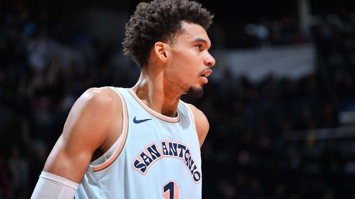 Σαν Αντόνιο Σπερς: Εκτός δράσης για αρκετές εβδομάδες ο Γουεμπανιάμα